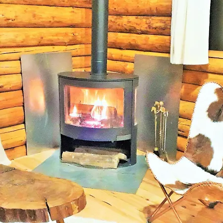 Authentic Nature Retreat: Log Chalets and Tipis with Pool and Lascaux View Les Farges  Exterior photo