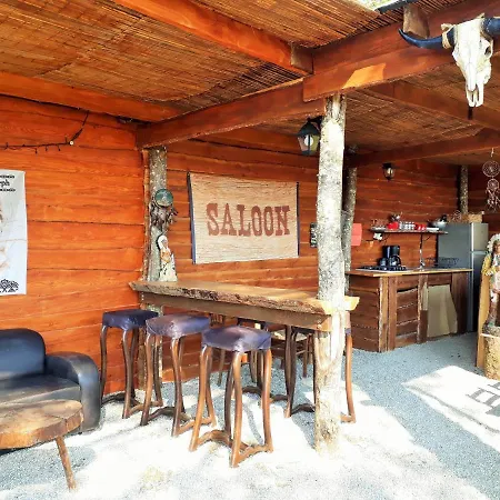 Authentic Nature Retreat: Log Chalets and Tipis with Pool and Lascaux View Les Farges  Exterior photo