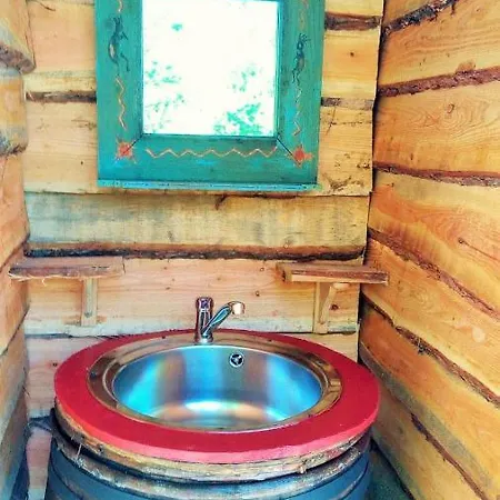 Authentic Nature Retreat: Log Chalets and Tipis with Pool and Lascaux View Les Farges  Exterior photo