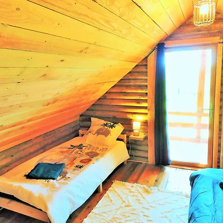 Authentic Nature Retreat: Log Chalets and Tipis with Pool and Lascaux View Les Farges  Exterior photo