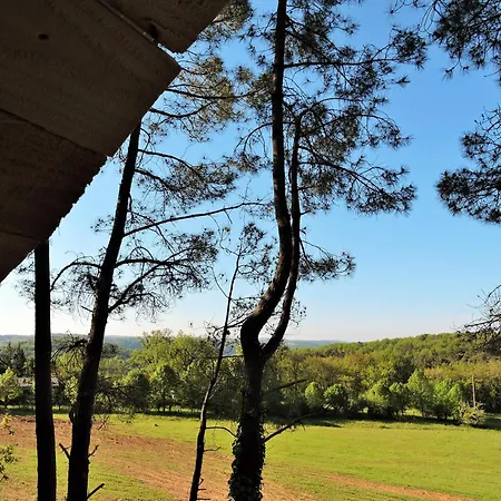 Authentic Nature Retreat: Log Chalets and Tipis with Pool and Lascaux View Les Farges  Exterior photo