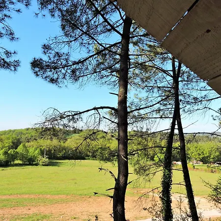 Authentic Nature Retreat: Log Chalets and Tipis with Pool and Lascaux View Les Farges  Exterior photo