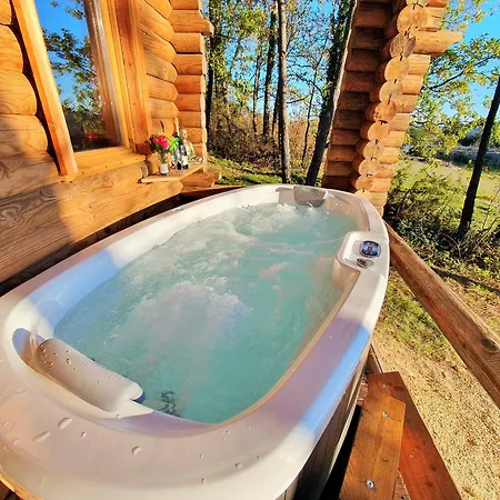 Authentic Nature Retreat: Log Chalets and Tipis with Pool and Lascaux View Les Farges  Exterior photo