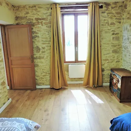 Authentic Nature Retreat: Log Chalets and Tipis with Pool and Lascaux View Les Farges  Exterior photo