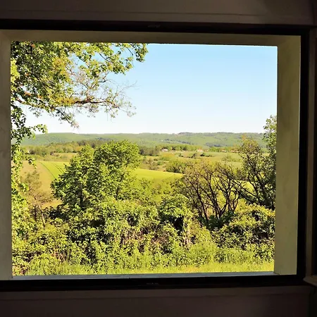 Authentic Nature Retreat: Log Chalets and Tipis with Pool and Lascaux View Les Farges  Exterior photo
