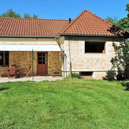 Authentic Nature Retreat: Log Chalets and Tipis with Pool and Lascaux View Les Farges  Exterior photo