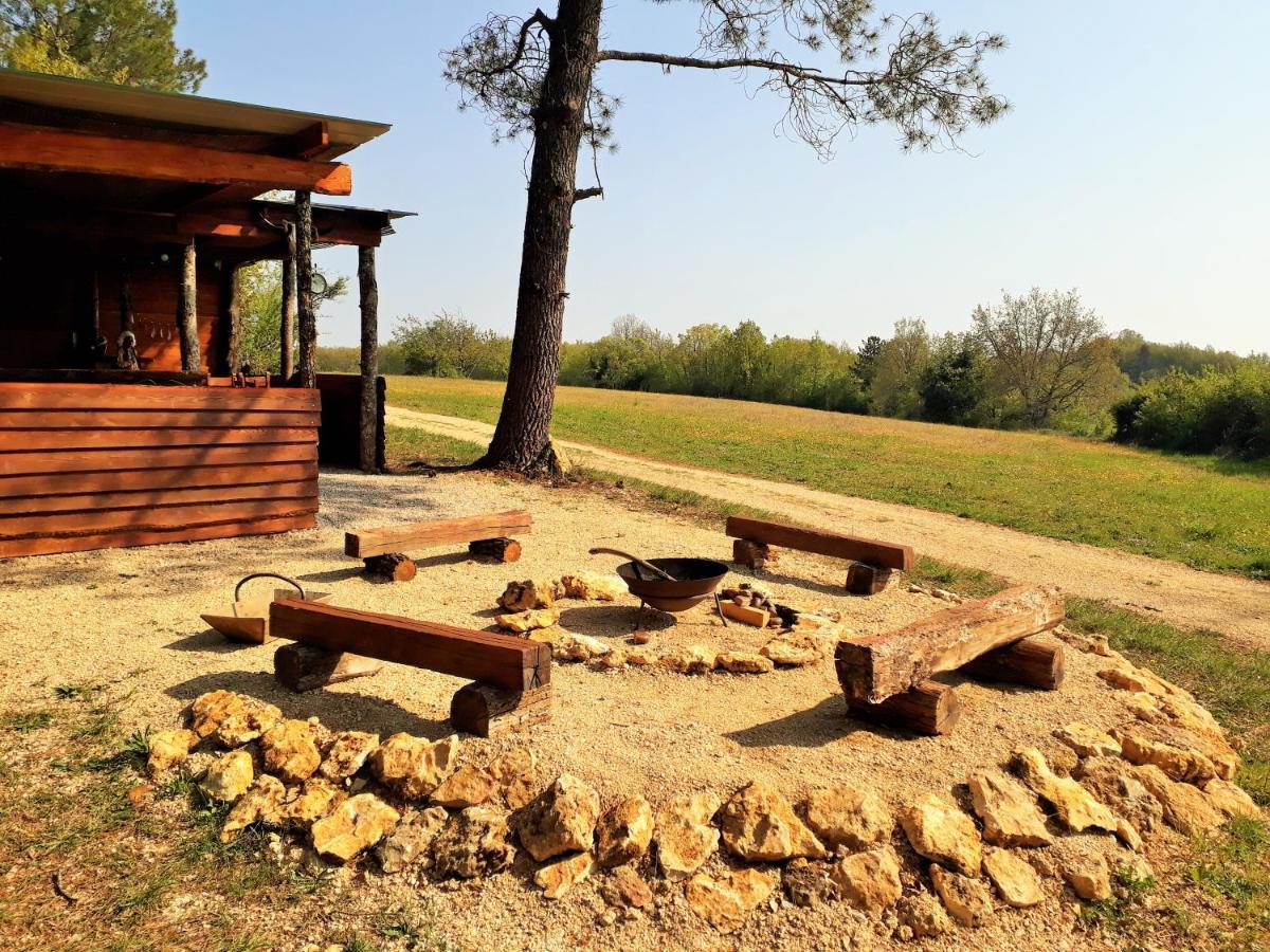 Authentic Nature Retreat: Log And Tipis With Pool And Lascaux View Les Farges (Sarlat-la-Caneda)