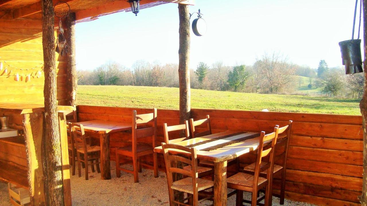 Authentic Nature Retreat: Log And Tipis With Pool And Lascaux View *