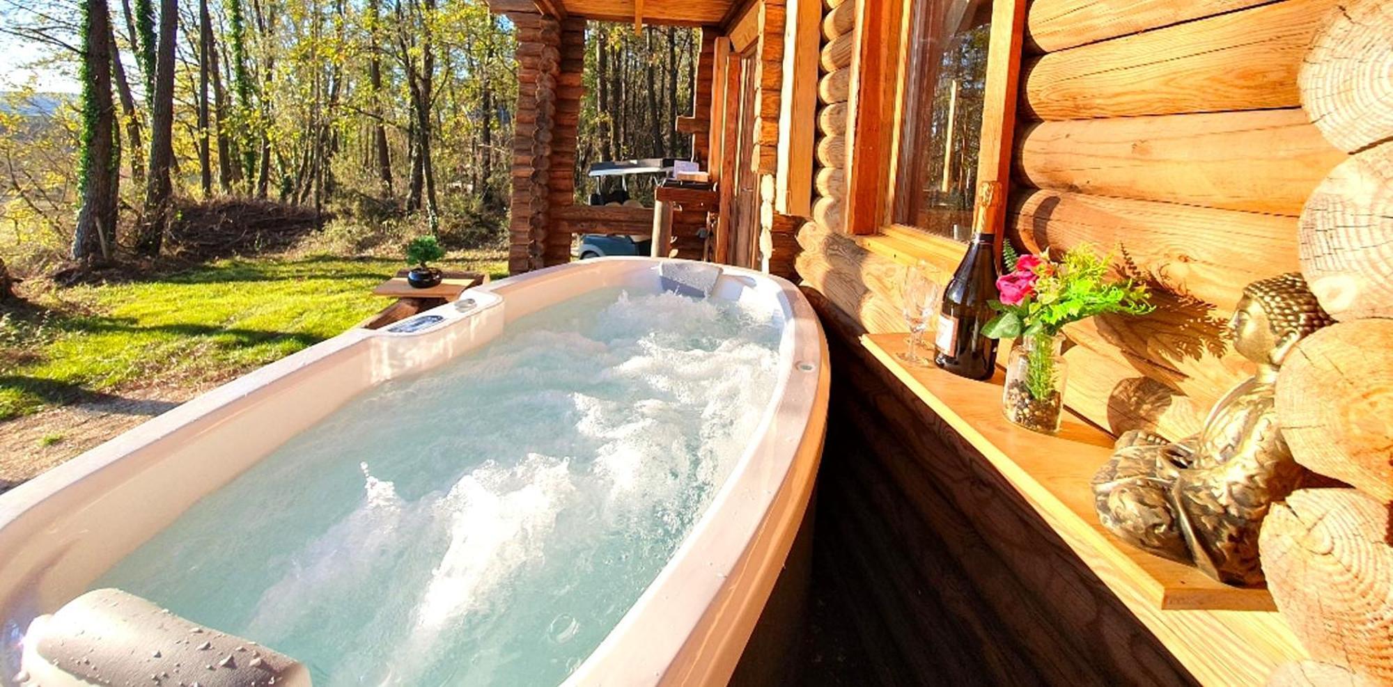 Authentic Nature Retreat: Log And Tipis With Pool And Lascaux View * Les Farges (Sarlat-la-Caneda)
