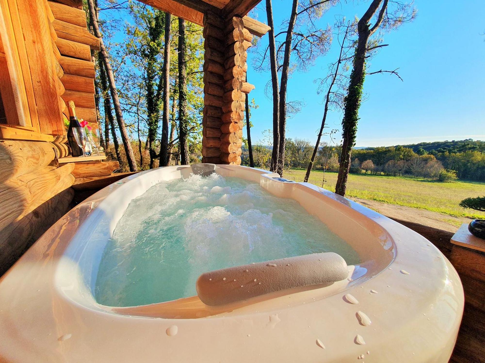 Authentic Nature Retreat: Log And Tipis With Pool And Lascaux View *