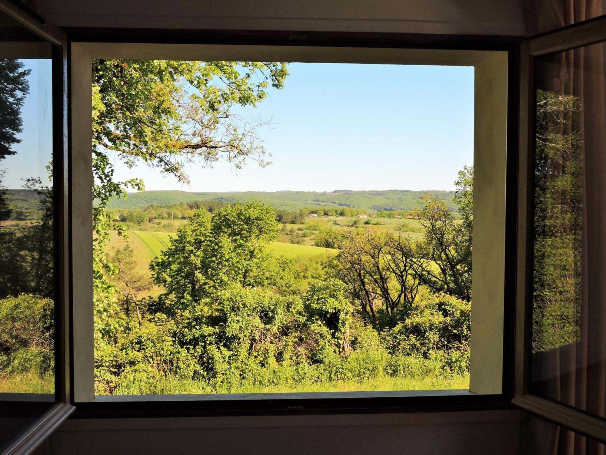 Landhaus Magnifique En Rondins Avec Ou Sans Et Tipis En Plaine Nature Environnement Ressourcant Au Calme Vue Imprenable Lascaux Non Disponible Juillet Et Aout Les Farges (Sarlat-la-Caneda)