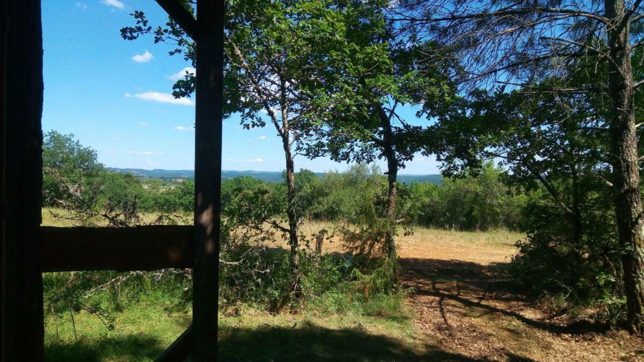 Country house Authentic Nature Retreat: Log And Tipis With Pool And Lascaux View