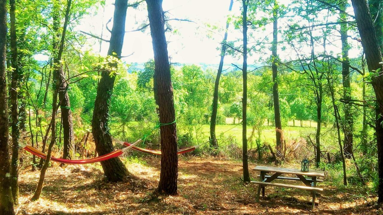 Authentic Nature Retreat: Log And Tipis With Pool And Lascaux View Country house *